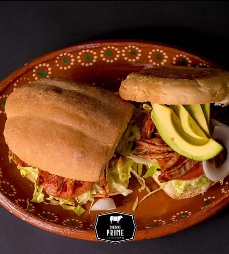 Torta with avocado, lettuce and marinated meat